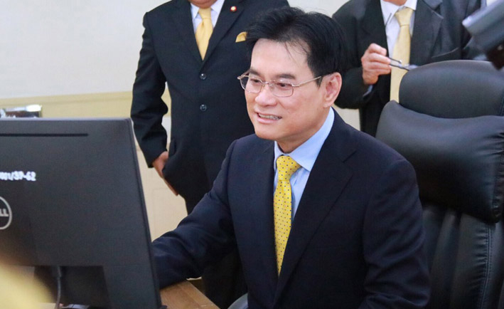 Deputy education minister cancels appointment order for fear of charter violation Deputy education minister cancels appointment order for fear of charter violation