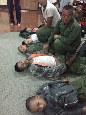 39 Wa troops, civilians rushed across border to hospital in Mae Hong Son 39 Wa troops, civilians rushed across border to hospital in Mae Hong Son