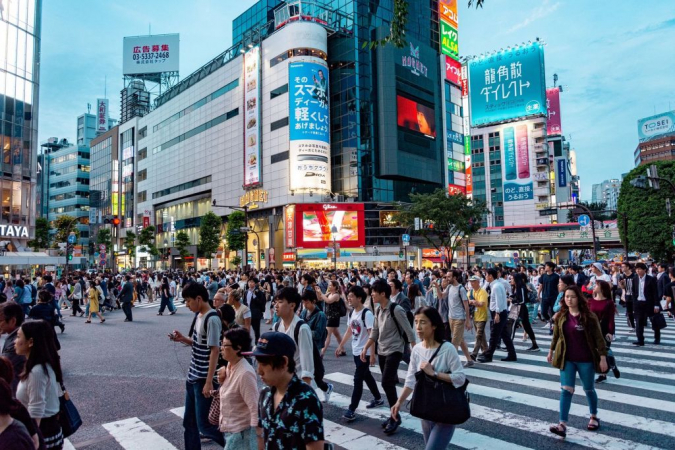 Shinjuku intersection, Tokyo
Credit Suisse considers investments in Asia-Pacific property market