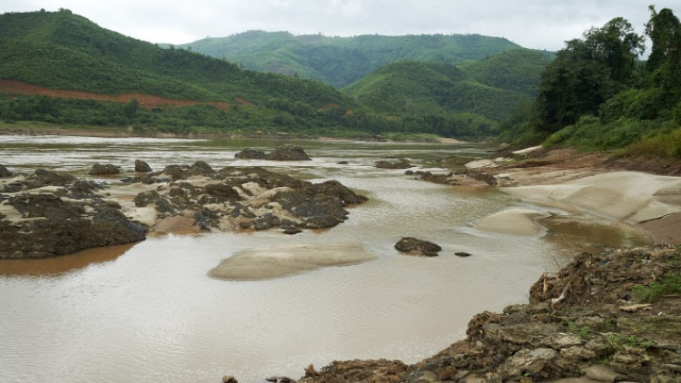 Mekong runs dry as politics, business fail local communities Mekong runs dry as politics, business fail local communities