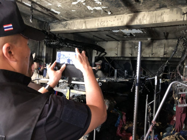 Police hunt for three men, two women in relation to Pratunam fires Police hunt for three men, two women in relation to Pratunam fires