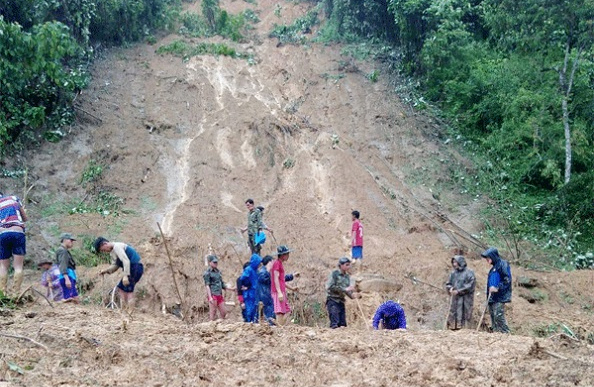 Seven missing after Huaphan landslide Seven missing after Huaphan landslide