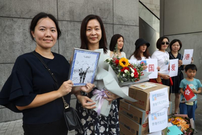 Artist creates drawing to support HK police Artist creates drawing to support HK police