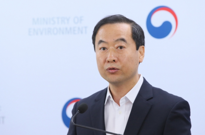 Seoul to toughen inspections of waste imports from Japan Seoul to toughen inspections of waste imports from Japan