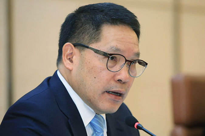 Government stimulus package not sustainable, economist warns Government stimulus package not sustainable, economist warns