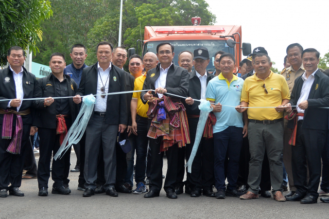 Prayut makes drought inspection trip to Surin, Buri Ram Prayut makes drought inspection trip to Surin, Buri Ram