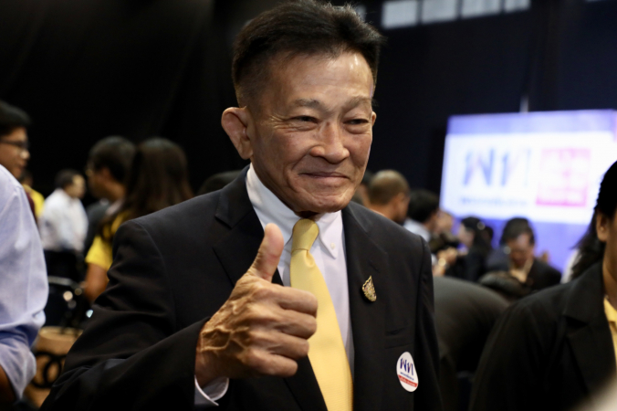 King names Sompong as opposition leader King names Sompong as opposition leader