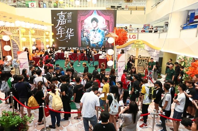 Fans line up for four days to get Jay Chou concert tickets Fans line up for four days to get Jay Chou concert tickets