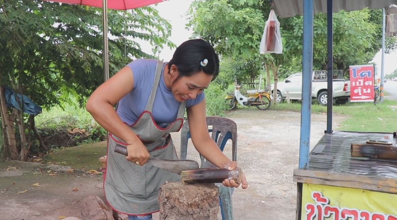 Vendor in Phitsanulok keeps her prices down Vendor in Phitsanulok keeps her prices down