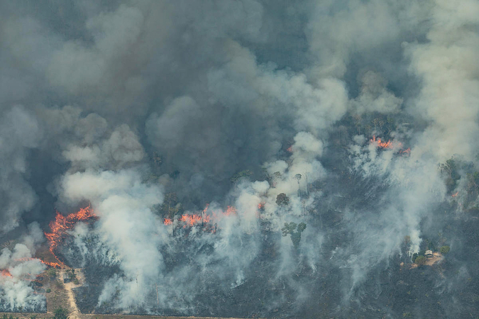 Looming catastrophe: Earth on fire, oceans dying Looming catastrophe: Earth on fire, oceans dying