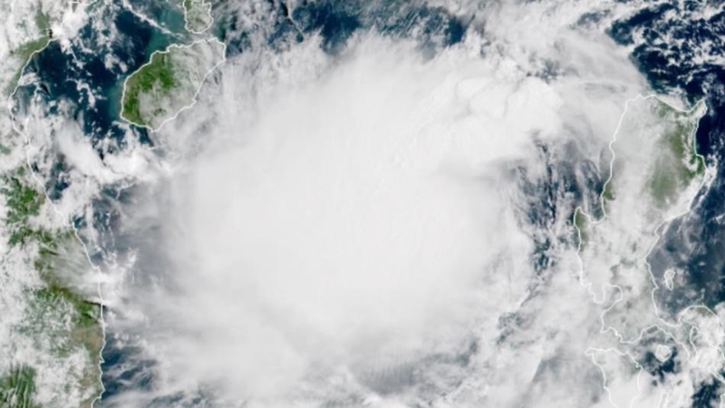 Warning of heavy rain as Podul ploughs in Warning of heavy rain as Podul ploughs in