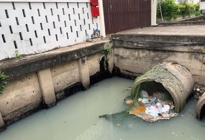 BMA installs nets to collect garbage in waterways BMA installs nets to collect garbage in waterways