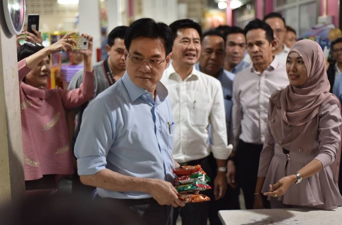 Commerce Minister Jurin Laksanavisith