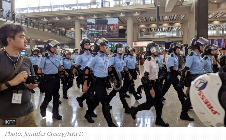Train to Hong Kong airport suspended after violent protests Train to Hong Kong airport suspended after violent protests