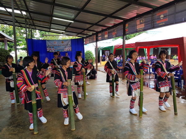 They’ve got the moves! They’ve got the moves!