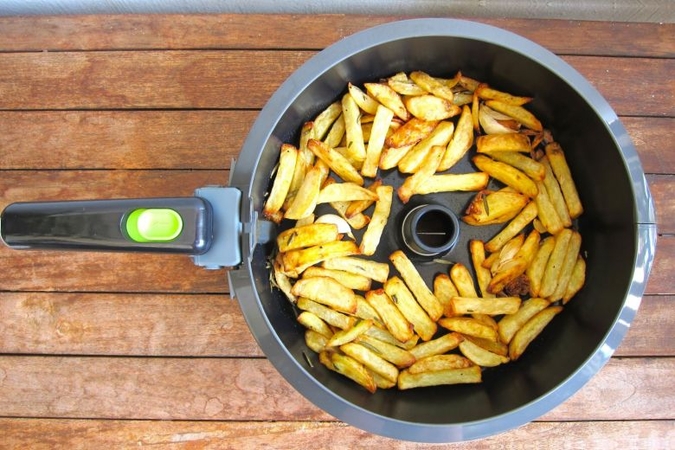 Teen is legally blind after seven-year diet of french fries, white bread and ham slices, doctors say Teen is legally blind after seven-year diet of french fries, white bread and ham slices, doctors say