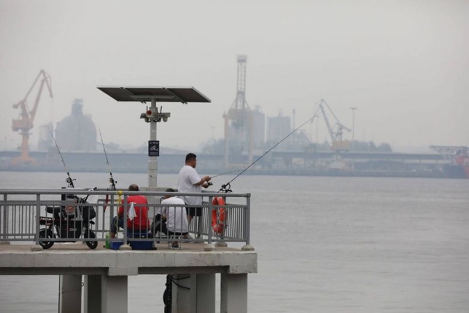 ANN/Haze in Singapore: Pollution index enters unhealthy range across island, with the west recording ANN/Haze in Singapore: Pollution index enters unhealthy range across island, with the west recording