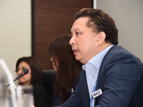Jasmine Intl CEO steps down Jasmine Intl CEO steps down