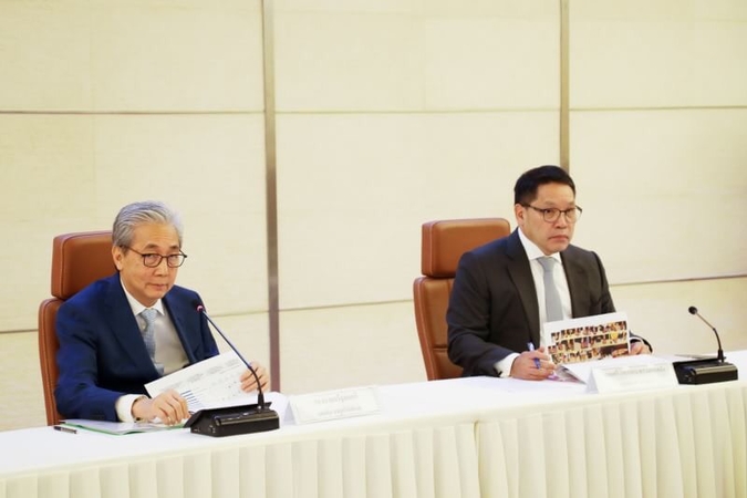 Somkid urges focus on ease of doing business to woo foreign investment Somkid urges focus on ease of doing business to woo foreign investment