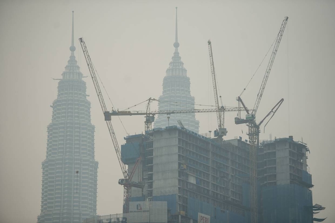 Haze: Ministry urges bosses to allow workers to work from home Haze: Ministry urges bosses to allow workers to work from home