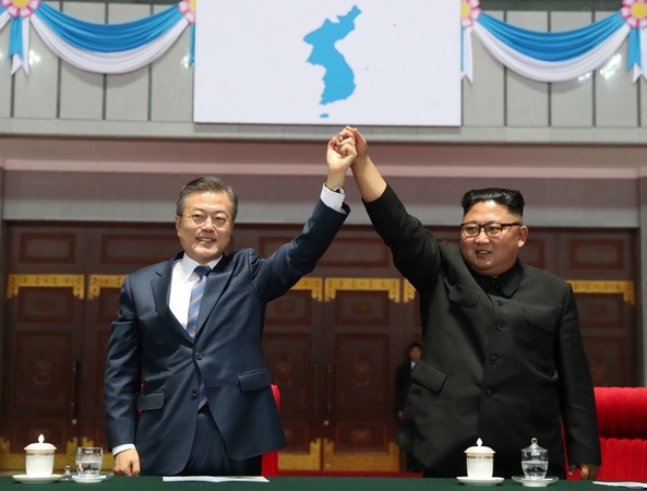Moon proposes turning DMZ into ‘peace zone’ Moon proposes turning DMZ into ‘peace zone’