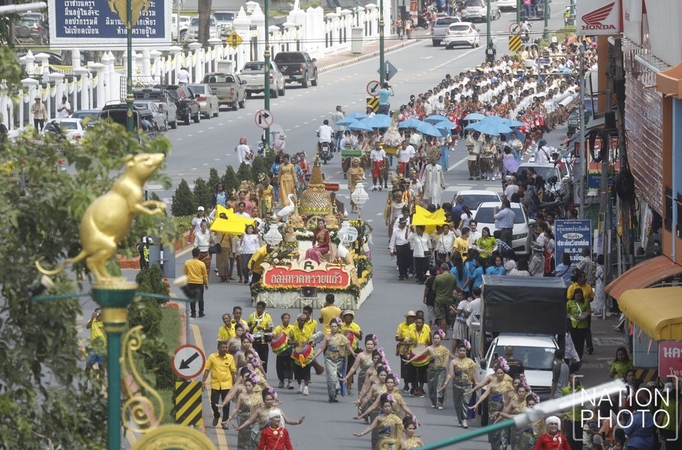 Day of parades for making merit in Ghoul Festival (See gallery) Day of parades for making merit in Ghoul Festival (See gallery)