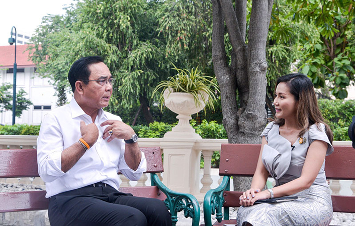 Prayut urges people not to panic over pollution, while academic finds govt solutions ineffective Prayut urges people not to panic over pollution, while academic finds govt solutions ineffective