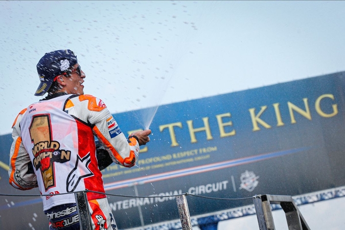 Marquez changes gear in final lap to leave rivals gasping Marquez changes gear in final lap to leave rivals gasping