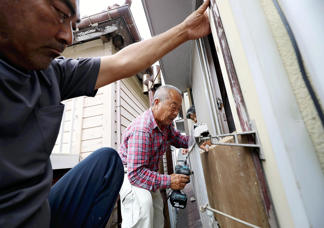 Railway operators, airlines to suspend services due to powerful typhoon in Japan Railway operators, airlines to suspend services due to powerful typhoon in Japan