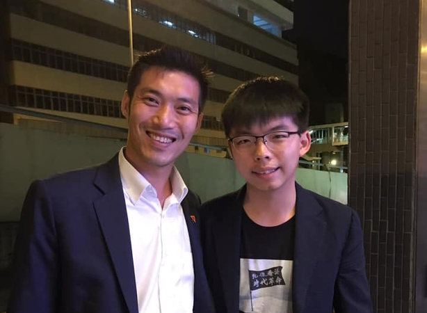 Thanathorn clarifies on photo with HK activist, slams attempts to mislead the public Thanathorn clarifies on photo with HK activist, slams attempts to mislead the public