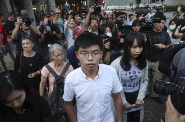 Thousands of pro-democracy protesters throng Hong Kong’s Chater Garden Thousands of pro-democracy protesters throng Hong Kong’s Chater Garden