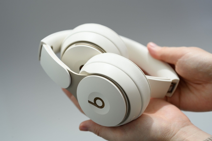 Apple redesigns world’s best-selling headphones with new Beats Apple redesigns world’s best-selling headphones with new Beats