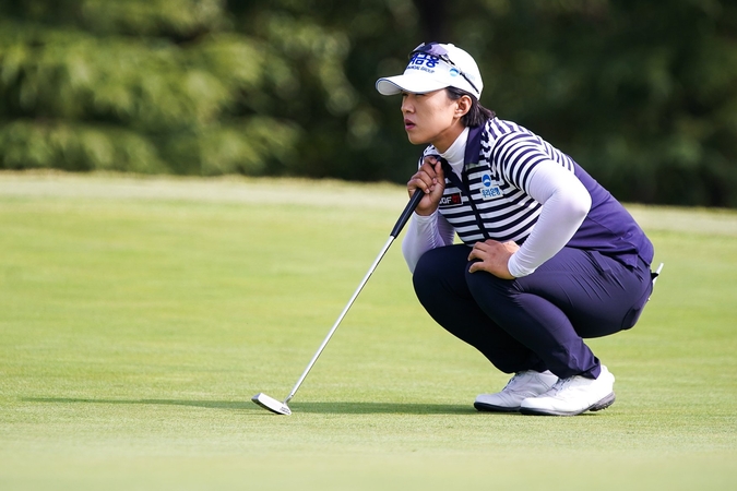 Yang,Hataoka lead in Shanghai Yang,Hataoka lead in Shanghai