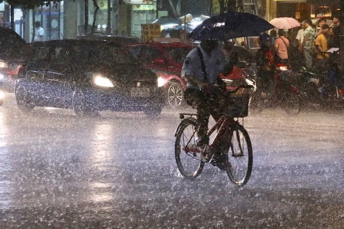 Heavy downpours and high waves forecast for Southern Thailand Heavy downpours and high waves forecast for Southern Thailand