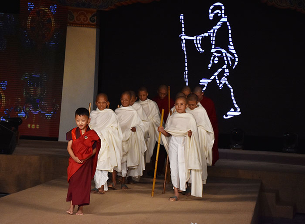 Bhutanese fashion presented in Gandhi’s Khadi Bhutanese fashion presented in Gandhi’s Khadi