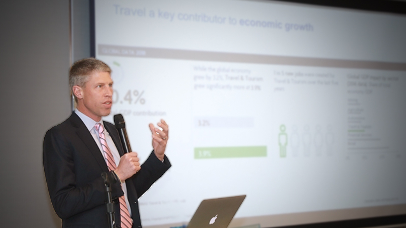 Darren Hulst, Deputy Vice President of Commercial Marketing for Boeing, presents the annual Commercial Market Outlook in Hà Nội on Thursday. — VNS Photo