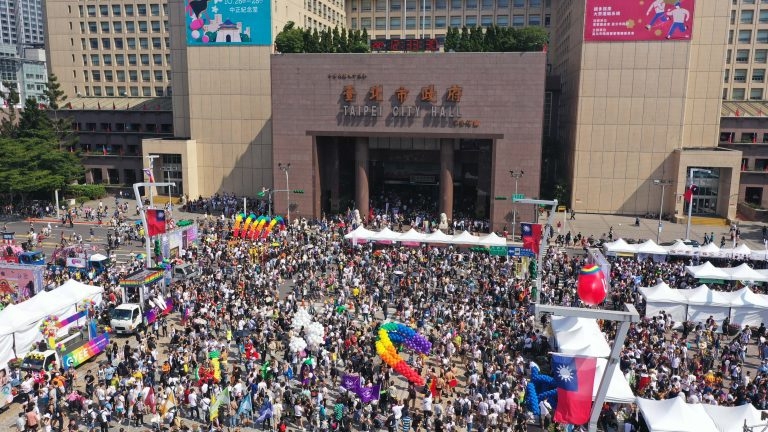 ‘Taiwan LGBT Pride’ attracts record-breaking 200,000 participants ‘Taiwan LGBT Pride’ attracts record-breaking 200,000 participants