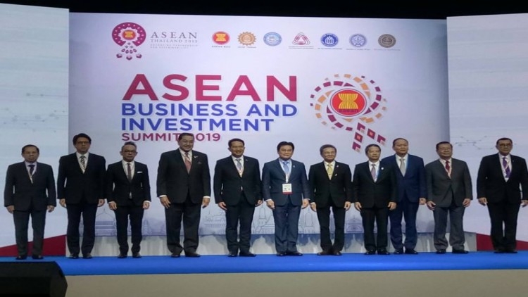 Jurin urges private sector to embrace Asean digital era Jurin urges private sector to embrace Asean digital era