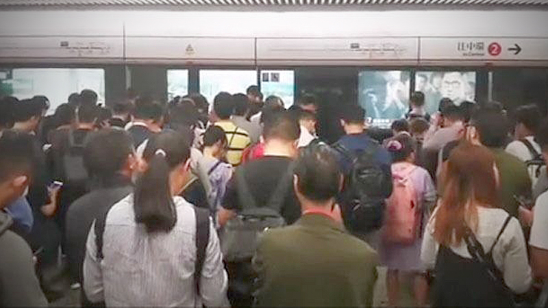 HK: More traffic disruptions after chaotic night HK: More traffic disruptions after chaotic night