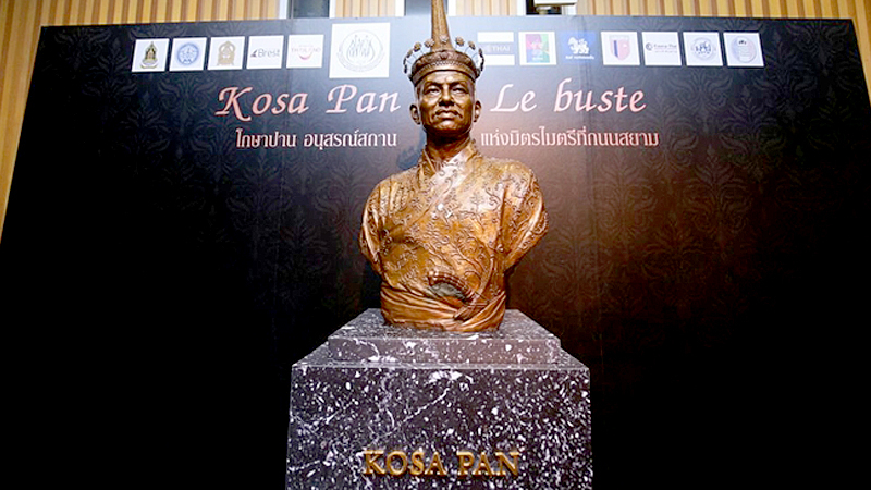 Sculpture bound for France to honour early Siam envoy Sculpture bound for France to honour early Siam envoy
