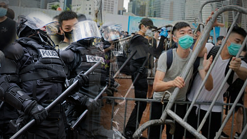 Hong Kong police battle students in fiery standoff outside university Hong Kong police battle students in fiery standoff outside university
