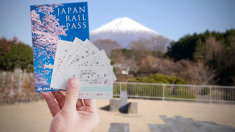 Let Traveloka put you on Japanese holiday train Let Traveloka put you on Japanese holiday train