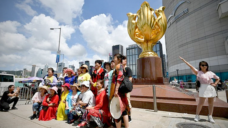 Foreign tourism agencies turn to China's biggest social platform WeChat to reach Chinese tourists Foreign tourism agencies turn to China's biggest social platform WeChat to reach Chinese tourists