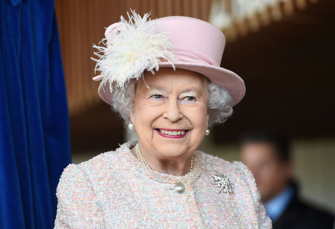 Queen praises heroes who used a narwhal tusk and fire extinguisher to stop London Bridge attacker Queen praises heroes who used a narwhal tusk and fire extinguisher to stop London Bridge attacker