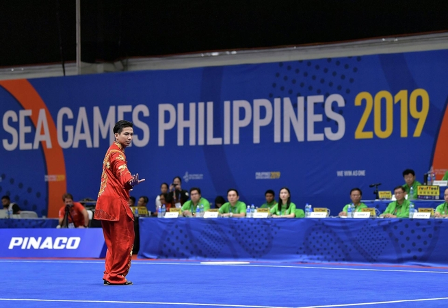 It’s a first medal and a gold as wushu exponent Loh Choon How won the men’s taijiquan event to give Malaysia a perfect start at the Philippines SEA Games.