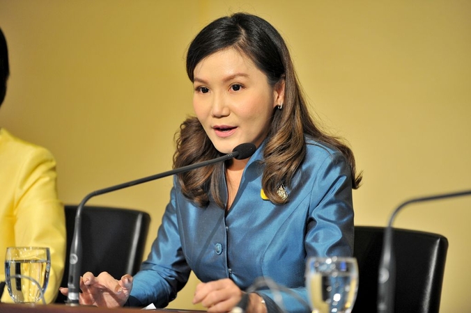 Nod to tax waiver on Bt1,000 handout, 'cash back' Nod to tax waiver on Bt1,000 handout, 'cash back'