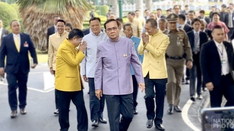 PM threatens to reshuffle the cabinet or dissolve parliament PM threatens to reshuffle the cabinet or dissolve parliament