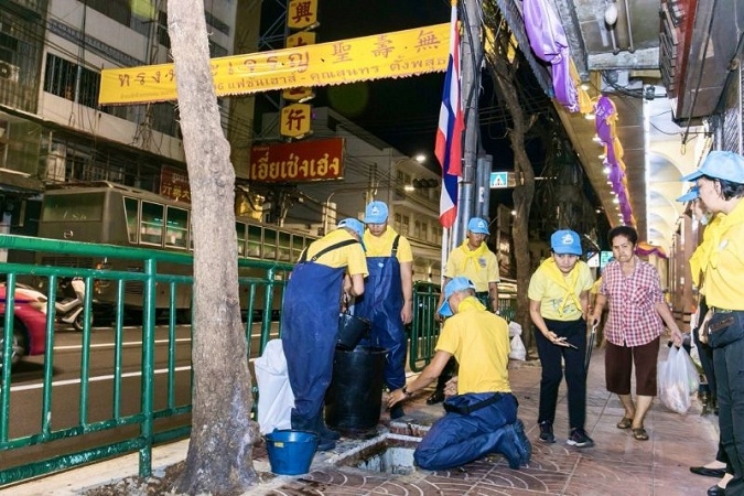 Yaowarat decks up to welcome Their Majesties Yaowarat decks up to welcome Their Majesties