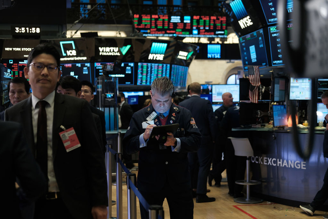 U.S. services gauge drops, though details signal stable growth U.S. services gauge drops, though details signal stable growth