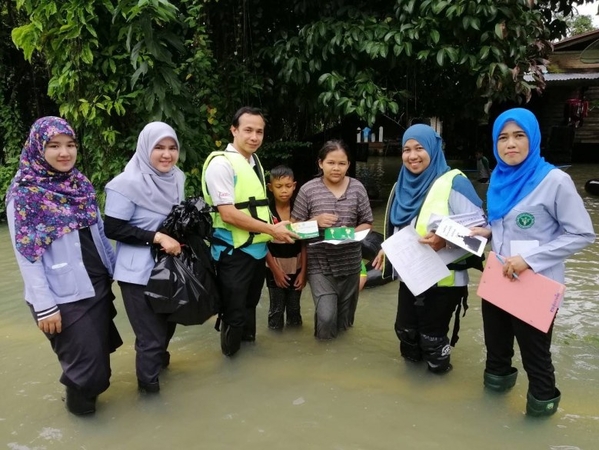 Public health ministry order to ensure flooded Narathiwas is well stocked with medications Public health ministry order to ensure flooded Narathiwas is well stocked with medications